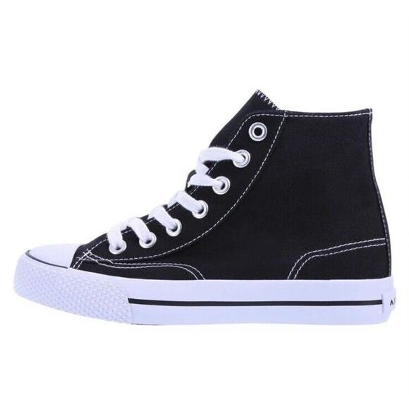 Airwalk Black Hi Top Sneaker Lace Up, Sz 7, EUC, Classic Retro Vibe - Picture 1 of 9